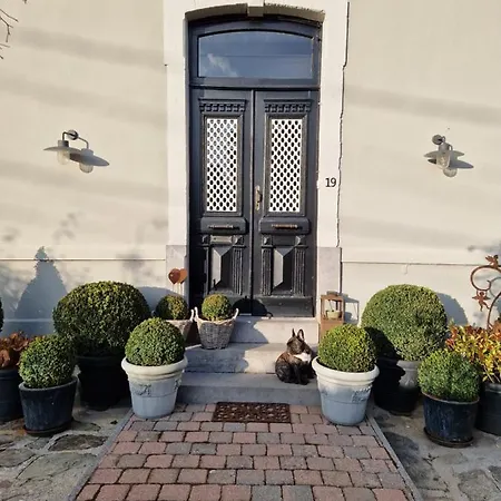 Maison Les Anges Bed & Breakfast 3*